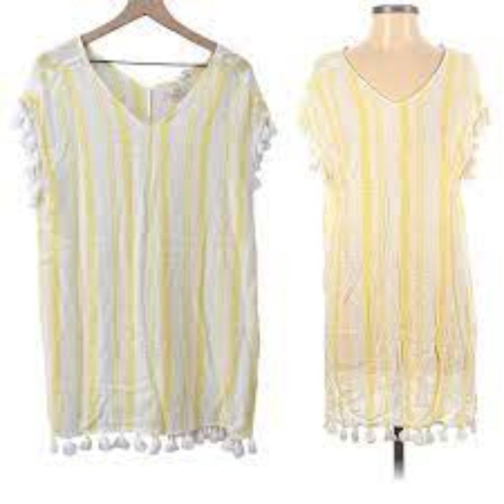 C&C California cotton tassel beach coverup size M beachy